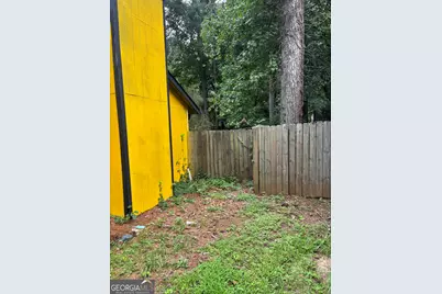 1036 Mainstreet Lake Drive, Stone Mountain, GA 30088 - Photo 2