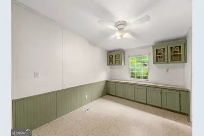 141 Gamecock Way, Barnesville, GA 30204 - Photo 14