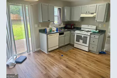 2485 Hampshire Cove, Conyers, GA 30013 - Photo 4