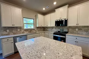 1027 Lakeview Oaks Ct, Grayson, GA 30017 - Photo 10