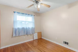 2026 Pinecrest Dr, Morrow, GA 30260 - Photo 16