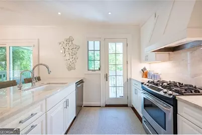 1880 Greystone Road NW, Atlanta, GA 30318 - Photo 4