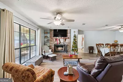 156 W Peach Avenue, Kingsland, GA 31548 - Photo 2