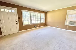 1306 Greenview Dr, Griffin, GA 30224 - Photo 4