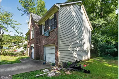805 Greenhedge Drive, Stone Mountain, GA 30088 - Photo 4