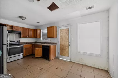 7117 Ravenwood Lane, Lithonia, GA 30038 - Photo 6