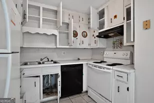 6409 Eastbriar Dr, Lithonia, GA 30058 - Photo 6