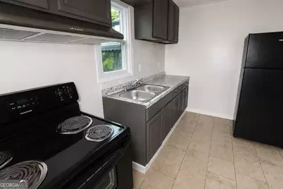 541 W Lake Avenue NW, Atlanta, GA 30318 - Photo 16