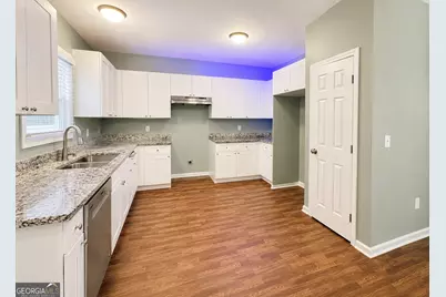 2001 Lois Place NW, Atlanta, GA 30318 - Photo 8