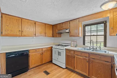 176 Midland Street, Williamson, GA 30292 - Photo 14