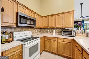 172 Camry Ln, Grayson, GA 30017 - Photo 2