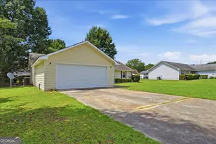208 Sun Valley Dr, Warner Robins, GA 31093 - Photo 2