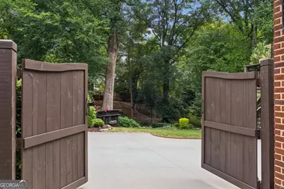 12 Arc Way NE, Atlanta, GA 30305 - Photo 34
