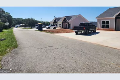 16,18,44,46,66 Clay St, Hartwell, GA 30530 - Photo 2