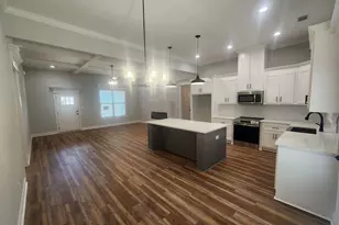 303 Firelight Dr, Byron, GA 31008 - Photo 2