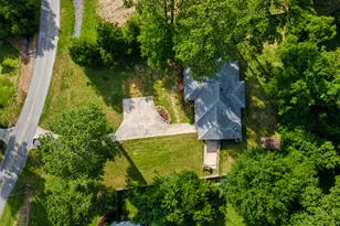 723 Winchester Cir, Macon, GA 31210 - Photo 2