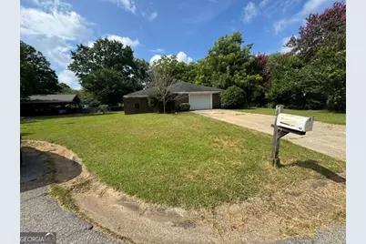 102 Modred Court, Warner Robins, GA 31093 - Photo 1
