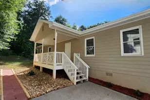 188 Poplar St, Buford, GA 30518 - Photo 1