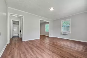 202 White St, Hogansville, GA 30230 - Photo 4