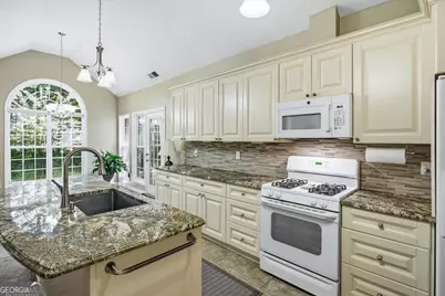 100 Avondale Circle, Newnan, GA 30265 - Photo 18