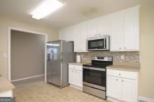 330 Tyson Glen Dr, Warner Robins, GA 31088 - Photo 12