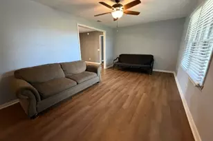815 E Edwards St, Mount Vernon, GA 30445 - Photo 10