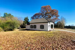 545 Shady Ln, Toccoa, GA 30577 - Photo 2