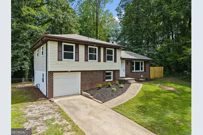 498 Queen Aliese Ln Lane, Jonesboro, GA 30236 - Photo 2