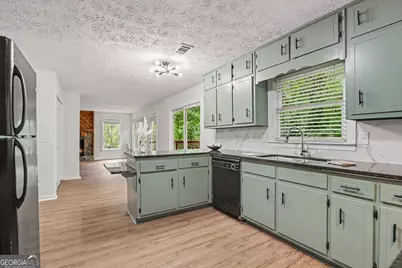 5148 Rocky Glen, Stone Mountain, GA 30088 - Photo 10