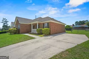 2703 Crosshaven Dr, Hephzibah, GA 30815 - Photo 2