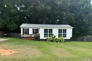 6 Skyland Dr W, Locust Grove, GA 30248 - Photo 1