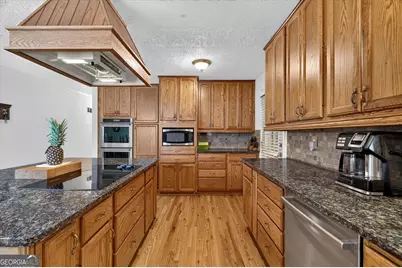 3009 Meadow Drive, Marietta, GA 30062 - Photo 12