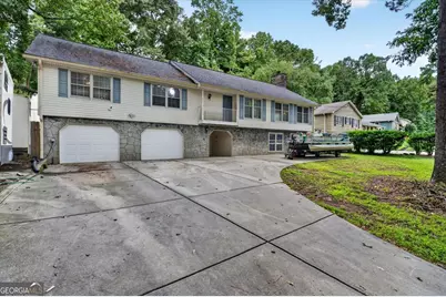 3009 Meadow Drive, Marietta, GA 30062 - Photo 2