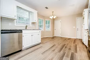 207 Lafayette St, Locust Grove, GA 30248 - Photo 6