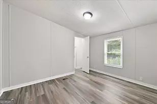 274 E Wright St, Winder, GA 30680 - Photo 6