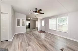 274 E Wright St, Winder, GA 30680 - Photo 16