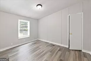 274 E Wright St, Winder, GA 30680 - Photo 8