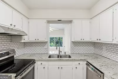 53 Chaumont Square NW, Atlanta, GA 30327 - Photo 18