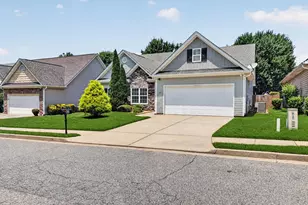 62 Village Park Dr, Newnan, GA 30265 - Photo 2