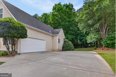 245 Ryans Court, Sharpsburg, GA 30277 - Photo 4