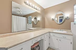 513 N Caswell St, Glennville, GA 30427 - Photo 18