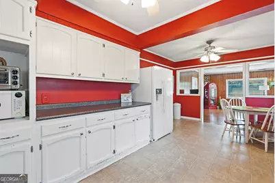 513 N Caswell Street, Glennville, GA 30427 - Photo 8