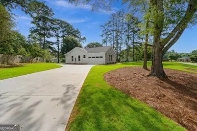 10 Colonial Drive, Carrollton, GA 30117 - Photo 2