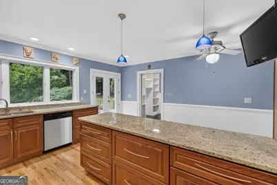5274 Powers Ferry Road NW, Sandy Springs, GA 30327 - Photo 12