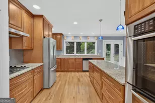 5274 Powers Ferry Rd NW, Sandy Springs, GA 30327 - Photo 10