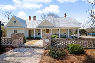 36 Broad St, Senoia, GA 30276 - Photo 1
