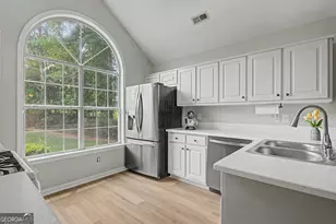 28 Pecan Lake Ct, Sharpsburg, GA 30277 - Photo 6