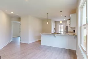 2 Roundtree St, Statesboro, GA 30458 - Photo 8