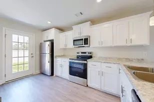 4 Roundtree St, Statesboro, GA 30458 - Photo 6