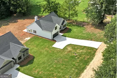 422 Myles Way, Winder, GA 30680 - Photo 4